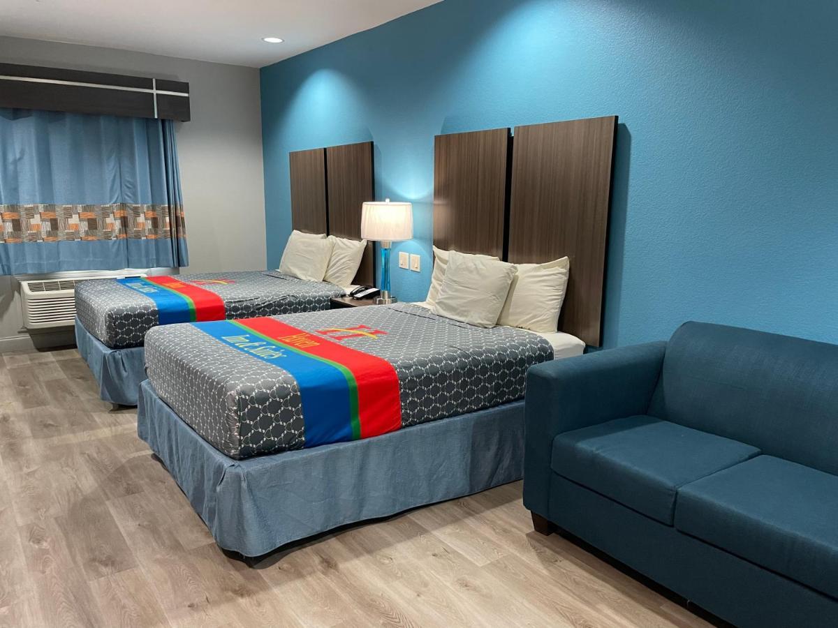 Haven & Downtown Houston. Motel