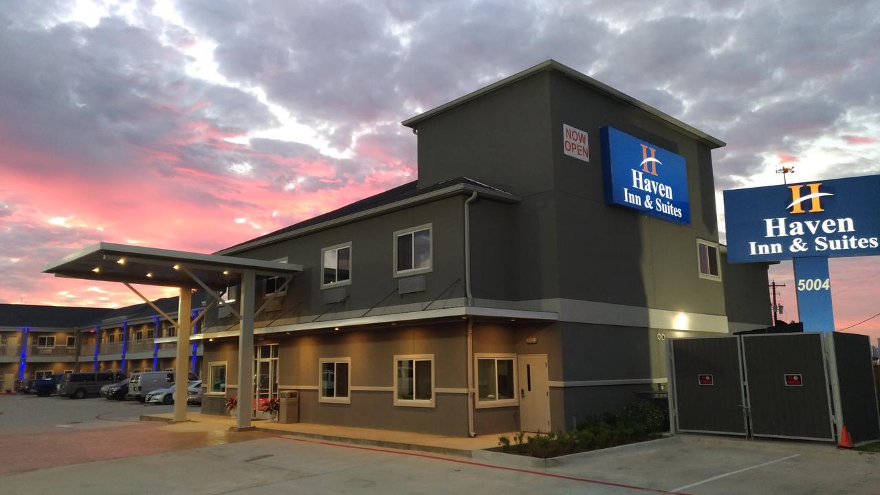 Haven & Downtown Houston. Motel
